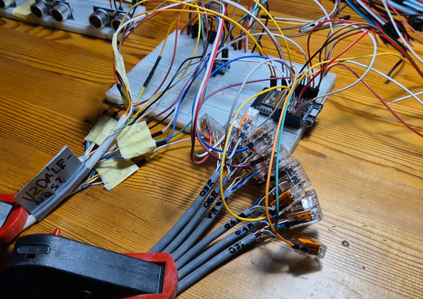 Eyes on the Metronome — electronics prototype with ultrasonic sensors and labeled cables